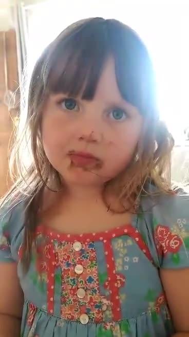 Girl With Chocolate Cake on Face Tells Mom She Hasn't Eaten Any - Poke ...